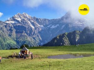 Budha Madhyamaheshwar temple and Chaukhamba in Backdrop