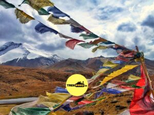 Colourful flags in Markha Valley