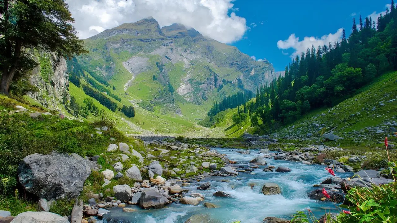 Hampta Pass Trek (4N-5D; 5500/head)