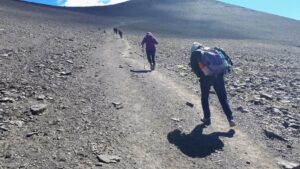 Steep climb toward Kongmaru La